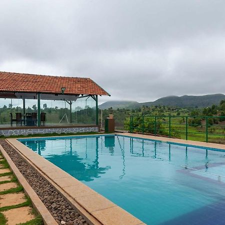 Stayvista'S Ficus Farms - Mountain-View Haven With Rustic Artsy Interiors, Outdoor Pool, Glasshouse, Home Theatre & Karaoke Delight Igatpuri Εξωτερικό φωτογραφία