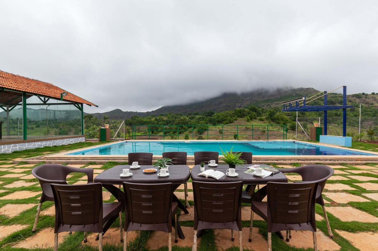 Stayvista'S Ficus Farms - Mountain-View Haven With Rustic Artsy Interiors, Outdoor Pool, Glasshouse, Home Theatre & Karaoke Delight Igatpuri Εξωτερικό φωτογραφία