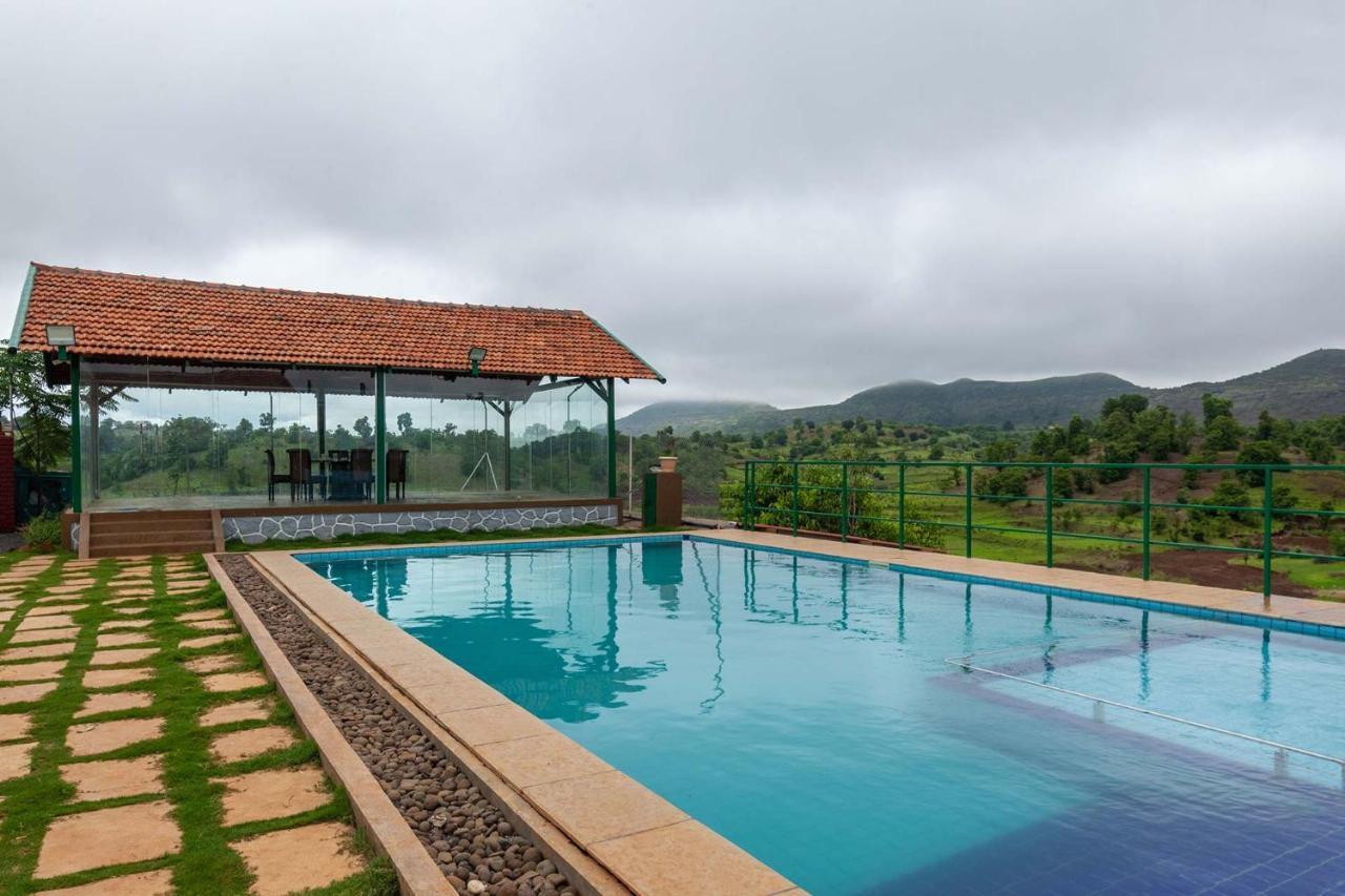 Stayvista'S Ficus Farms - Mountain-View Haven With Rustic Artsy Interiors, Outdoor Pool, Glasshouse, Home Theatre & Karaoke Delight Igatpuri Εξωτερικό φωτογραφία