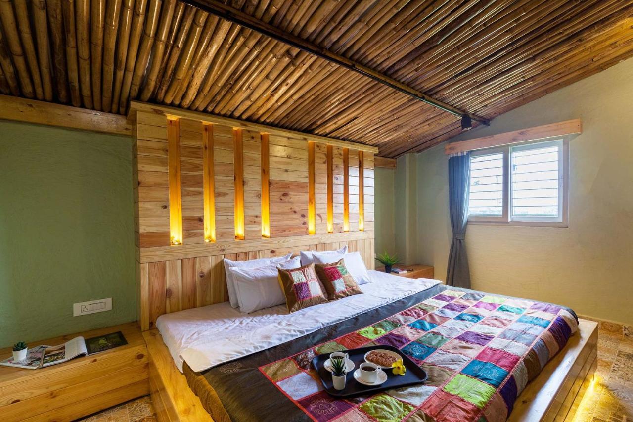 Stayvista'S Ficus Farms - Mountain-View Haven With Rustic Artsy Interiors, Outdoor Pool, Glasshouse, Home Theatre & Karaoke Delight Igatpuri Εξωτερικό φωτογραφία