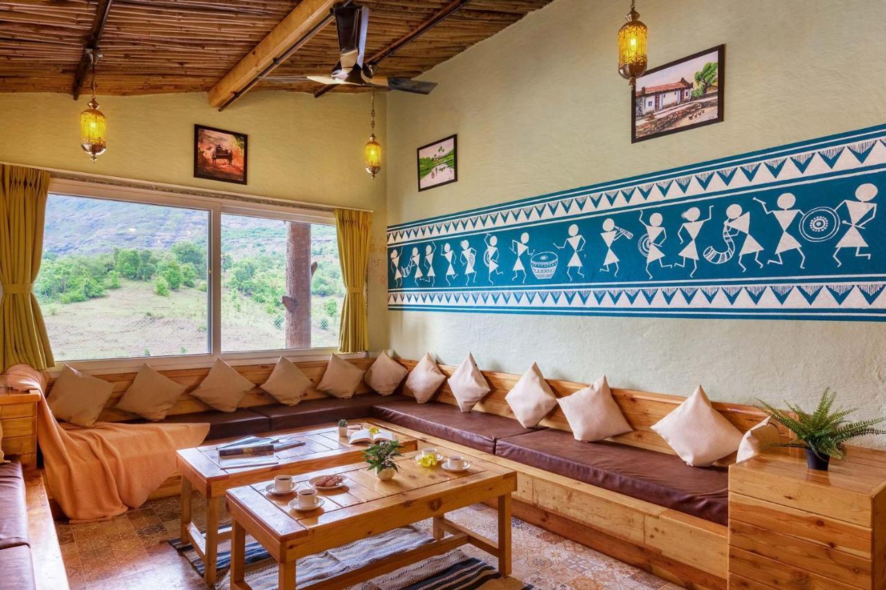 Stayvista'S Ficus Farms - Mountain-View Haven With Rustic Artsy Interiors, Outdoor Pool, Glasshouse, Home Theatre & Karaoke Delight Igatpuri Εξωτερικό φωτογραφία