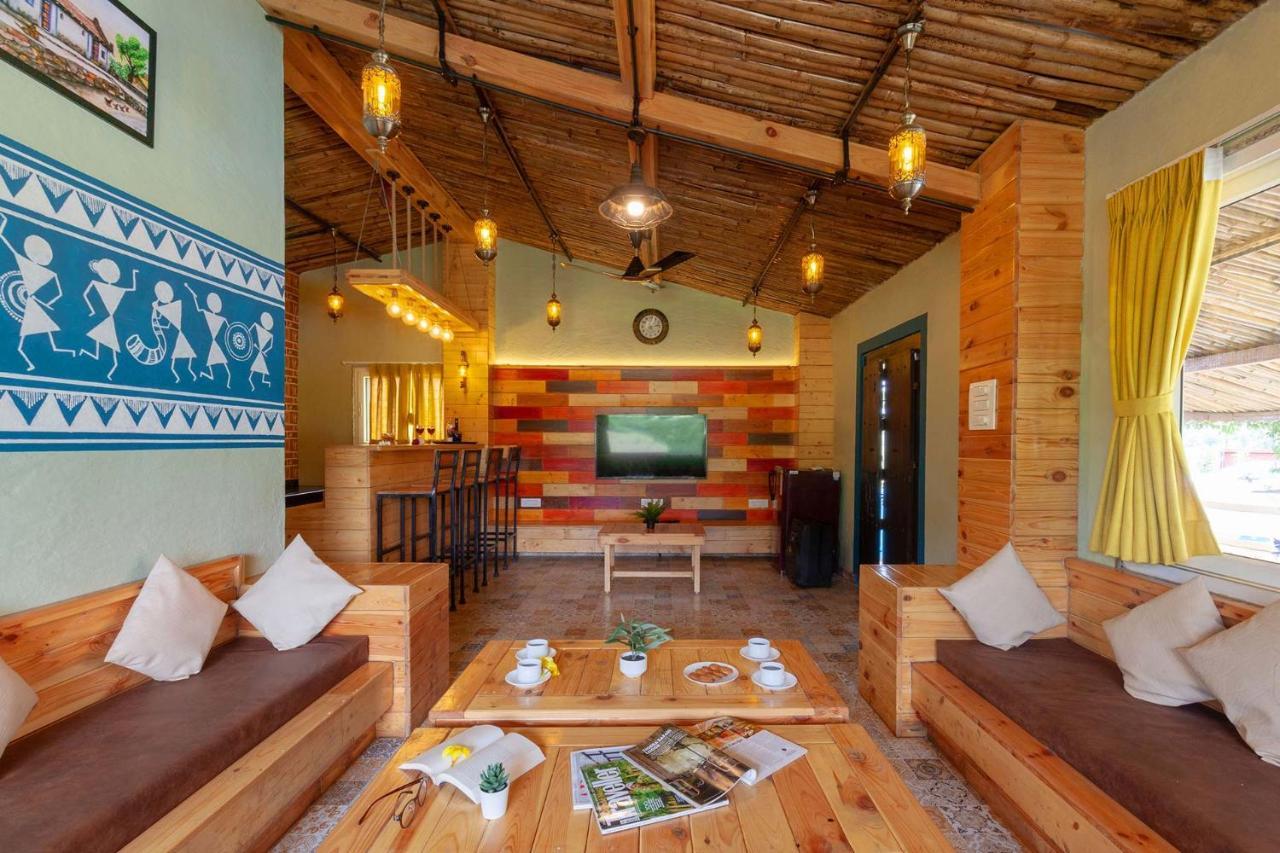 Stayvista'S Ficus Farms - Mountain-View Haven With Rustic Artsy Interiors, Outdoor Pool, Glasshouse, Home Theatre & Karaoke Delight Igatpuri Εξωτερικό φωτογραφία