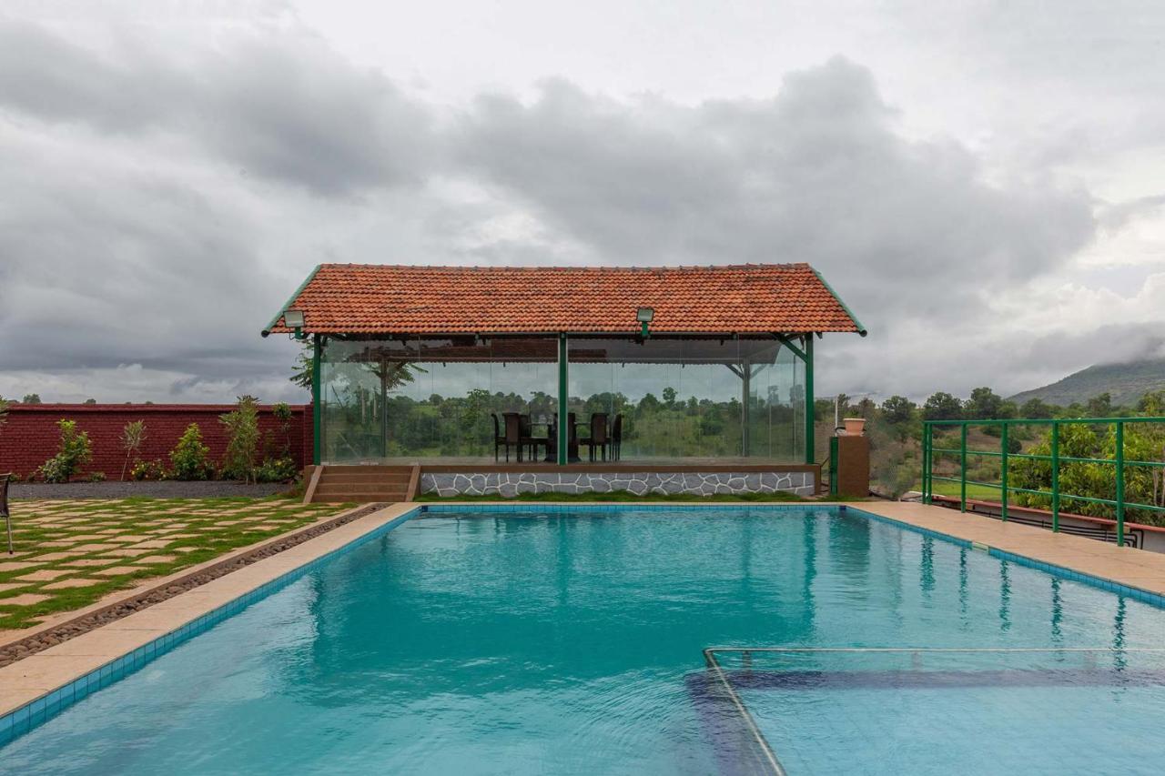 Stayvista'S Ficus Farms - Mountain-View Haven With Rustic Artsy Interiors, Outdoor Pool, Glasshouse, Home Theatre & Karaoke Delight Igatpuri Εξωτερικό φωτογραφία